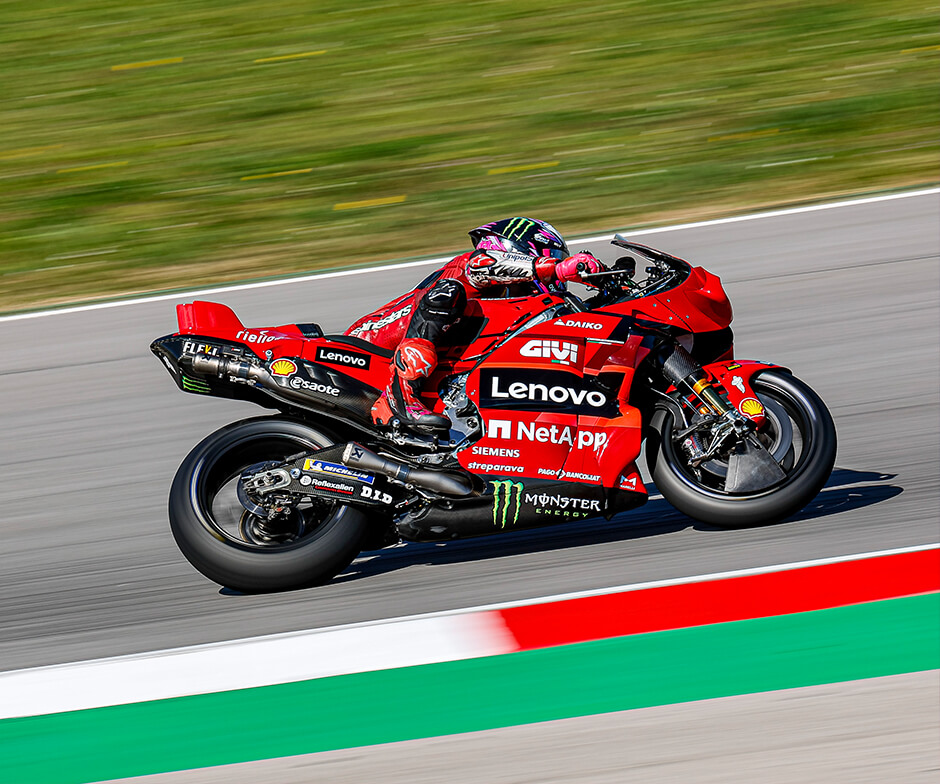 NetApp patrocinó la motocicleta Ducati en el circuito de carreras