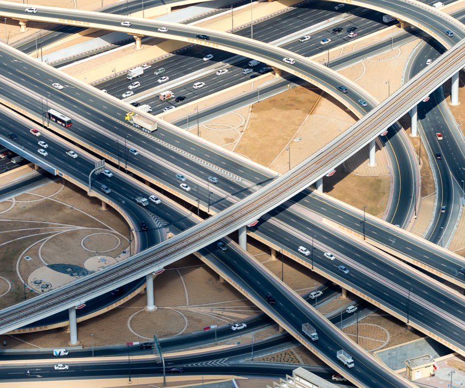 vista aérea de un cruce de autopistas