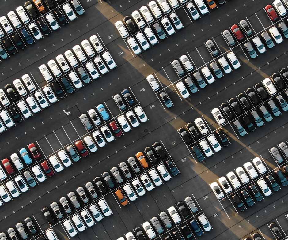 auto nel parcheggio
