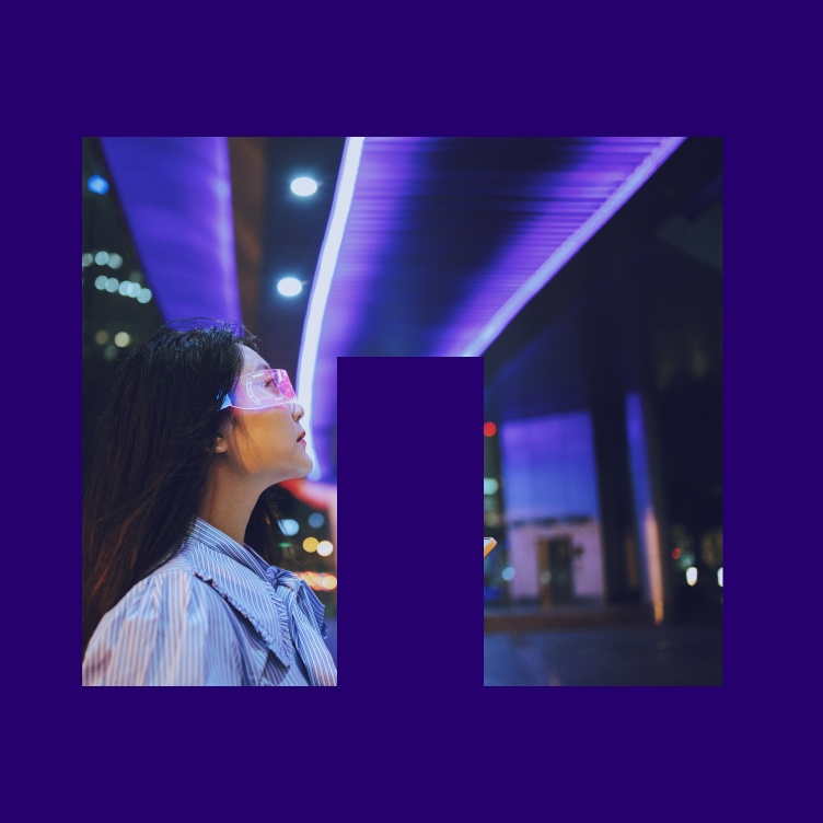 사람이 보고 있는 NetApp 로고