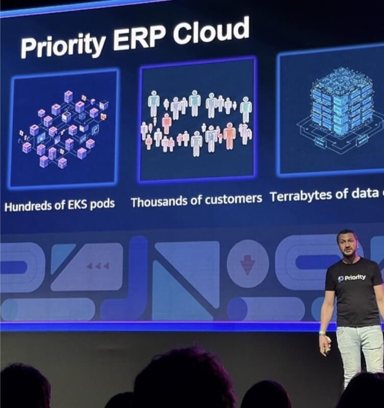 AWS Summit Tel Aviv에서 발표하는 Sergey Merkelov