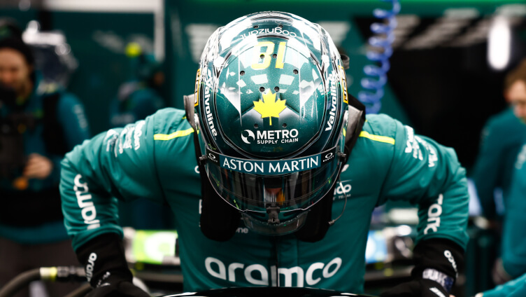 close-up imagem de corredor com capacete